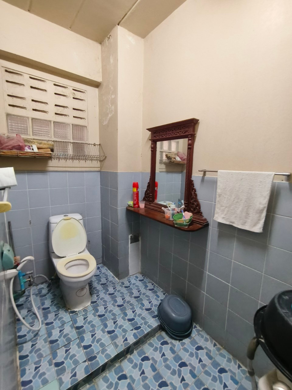 ขายอาคารพาณิชย์ 3 ชั้นครึ่ง (2 คูหาติดกัน) ใกล้ตลาดคลอง16 ตำบลดอนฉิมพลี อำเภอบางน้ำเปรี้ยว จังหวัดฉะเชิงเทรา